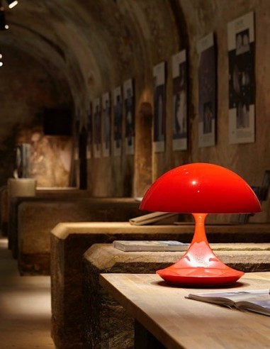 Lámpara de mesa icónica Cobra - Martinelli Luce
