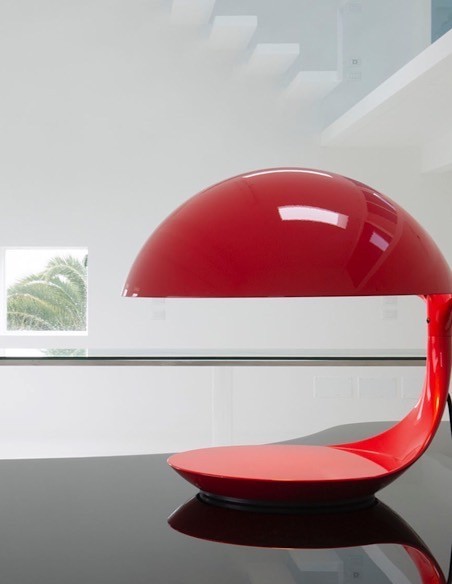 Lámpara de mesa icónica Cobra - Martinelli Luce