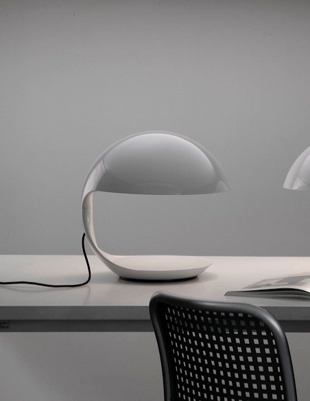Lámpara de mesa icónica Cobra - Martinelli Luce